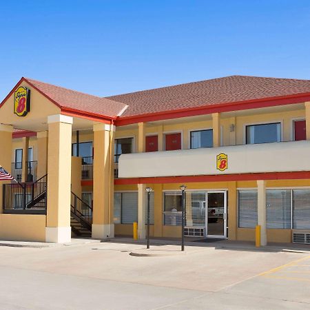 מלון Super 8 By Wyndham Woodward מראה חיצוני תמונה