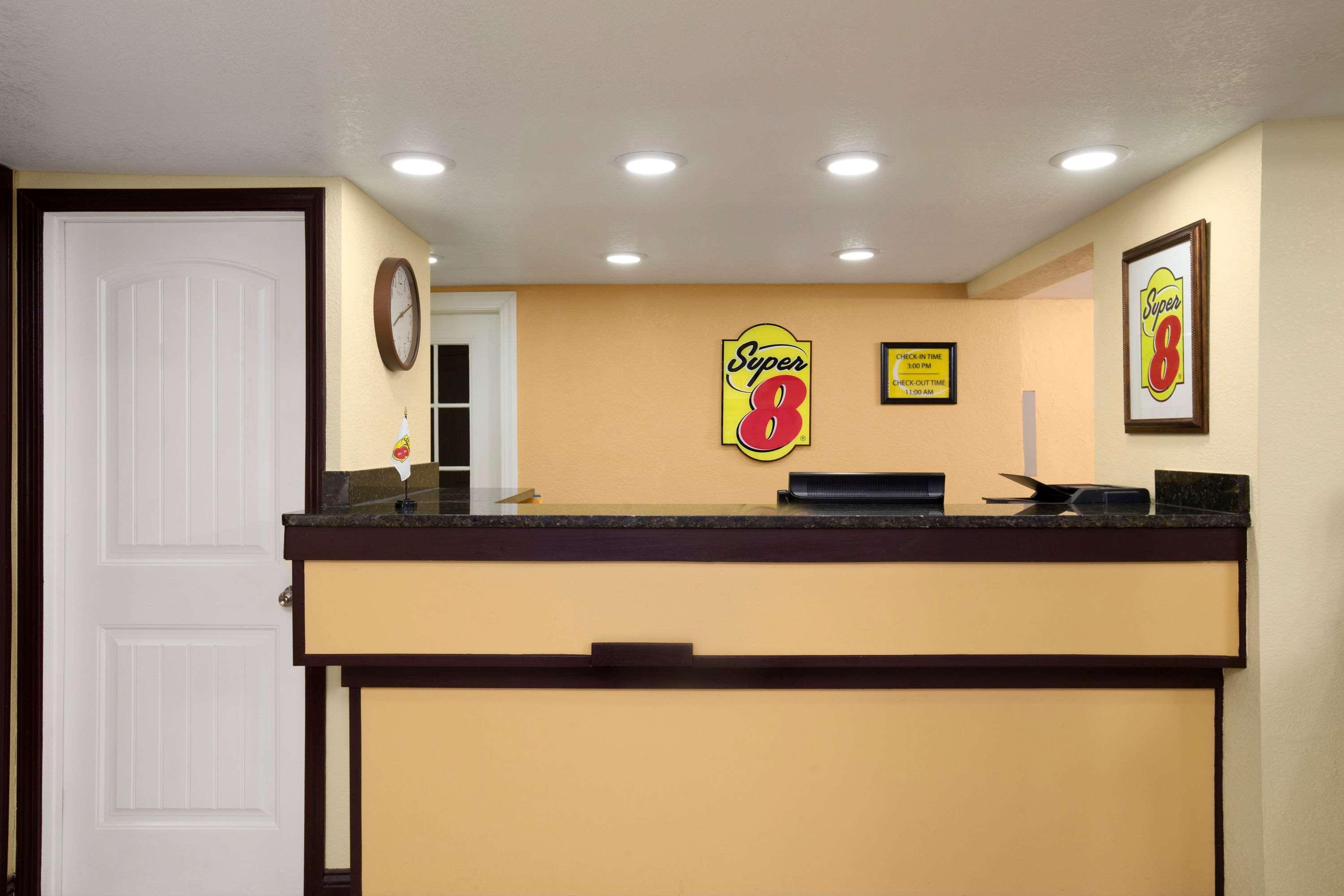 מלון Super 8 By Wyndham Woodward מראה חיצוני תמונה