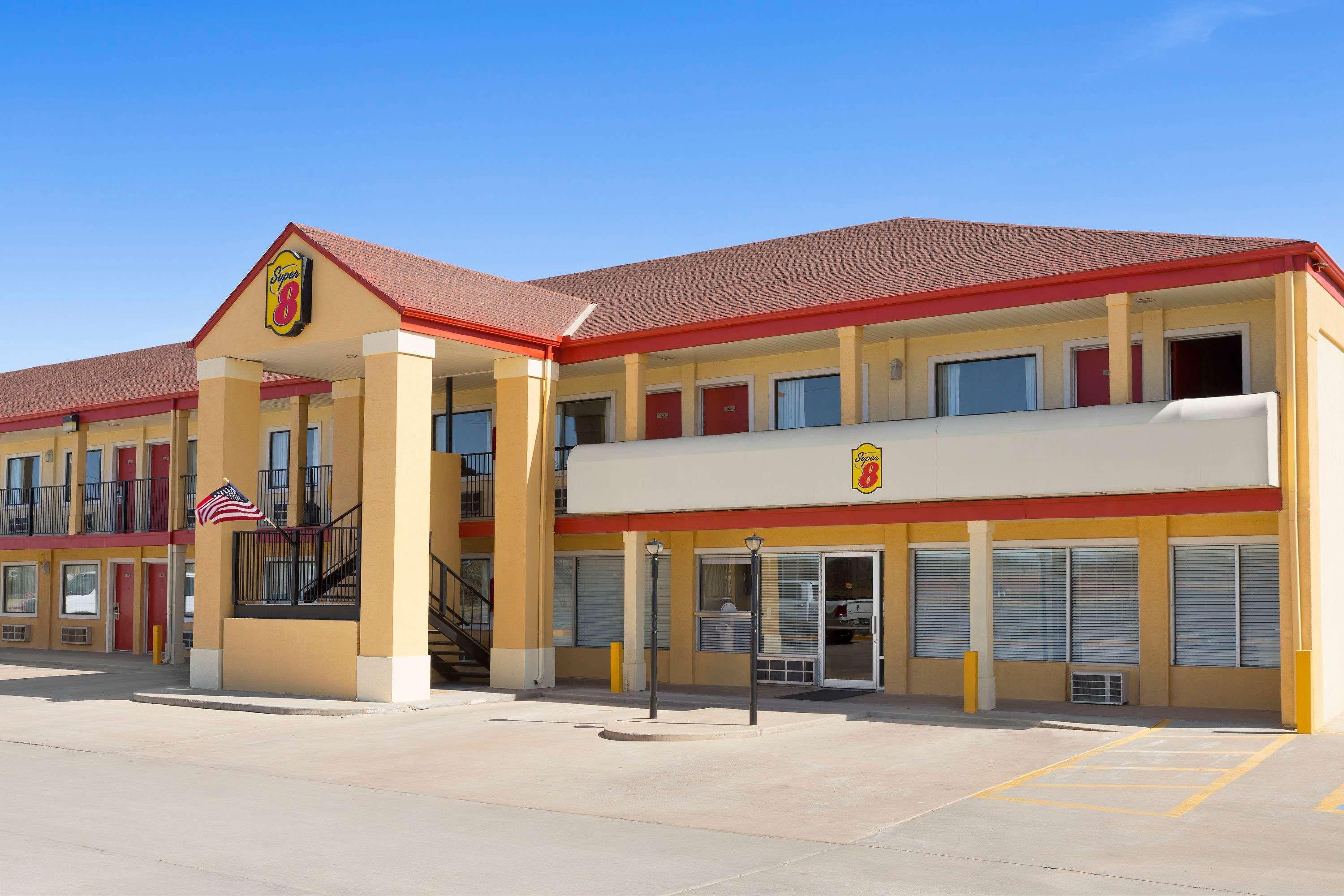 מלון Super 8 By Wyndham Woodward מראה חיצוני תמונה